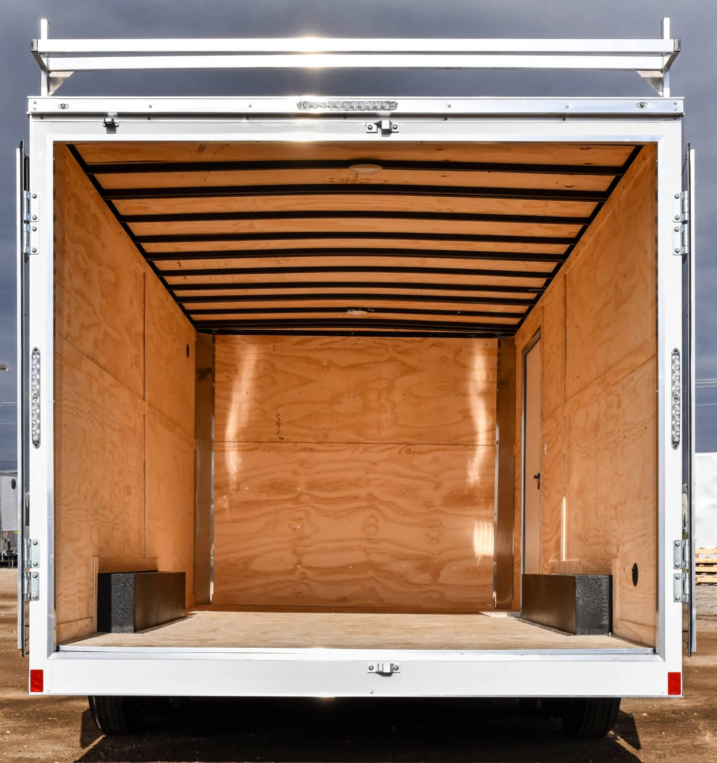 Darkhorse DWRK work trailer exterior